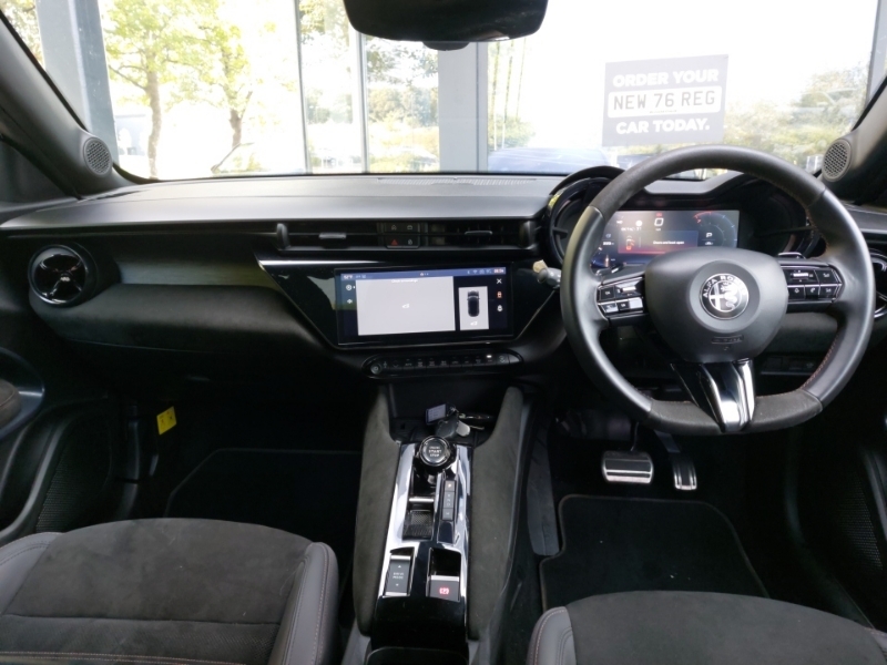 Alfa Romeo Junior 1.2 Turbo Ibrida Intensa Black #3