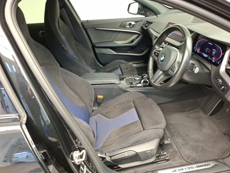 BMW 1 Series M135i Xdrive Step Black #6