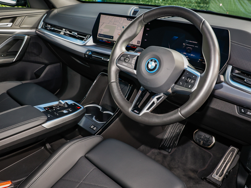 BMW iX2 230Kw Xdrive30 Shadow Edition 65Kwh Black #6