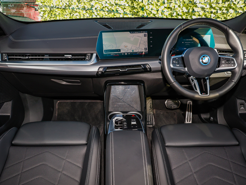 BMW iX2 230Kw Xdrive30 Shadow Edition 65Kwh Black #4
