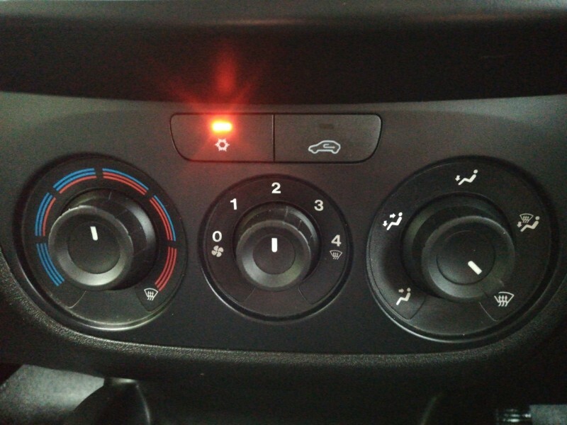 Fiat Doblo 1.6L Maxi Tecnico 6Dr White #13