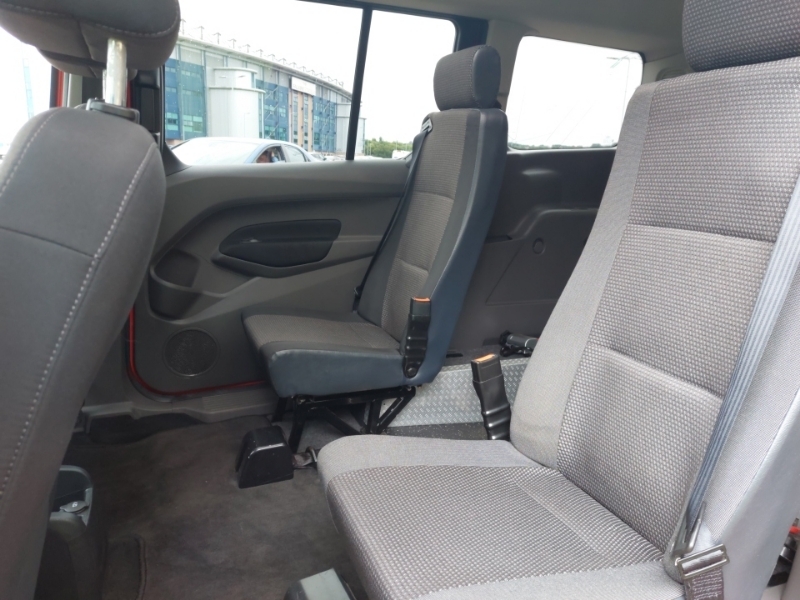 Ford Grand Tourneo Connect 1.5 Ecoblue 120 Titanium Red #6
