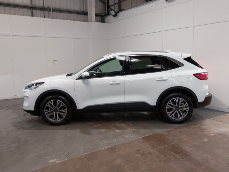 Ford Kuga 1.5 Ecoboost 150 Titanium Edition White #4