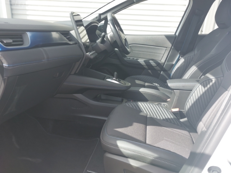 Renault Symbioz 1.8 E-tech Fhev 160 Techno Esprit Alpine White #5