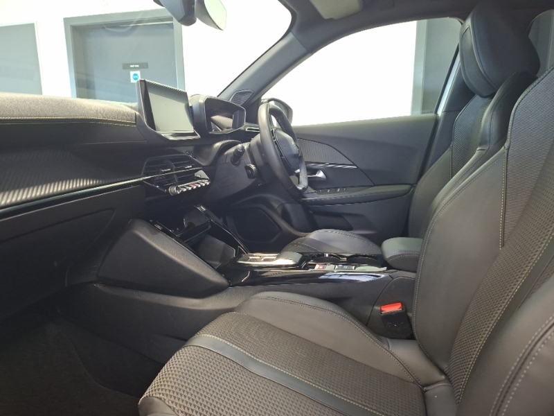 Peugeot e-2008 100Kw Gt 50Kwh White #5