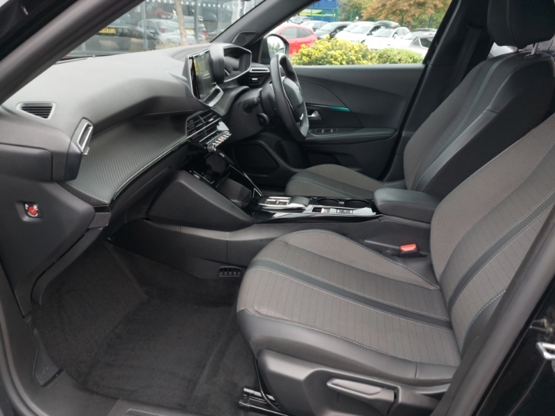 Peugeot e-2008 100Kw Allure Premium 50Kwh Black #5