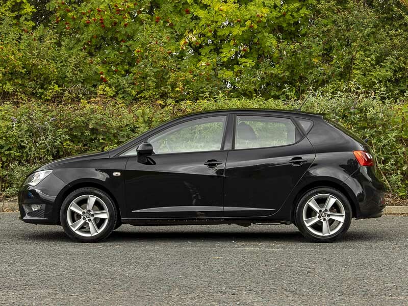 Seat Ibiza 1.2 Tsi 90 Fr Technology Black #4
