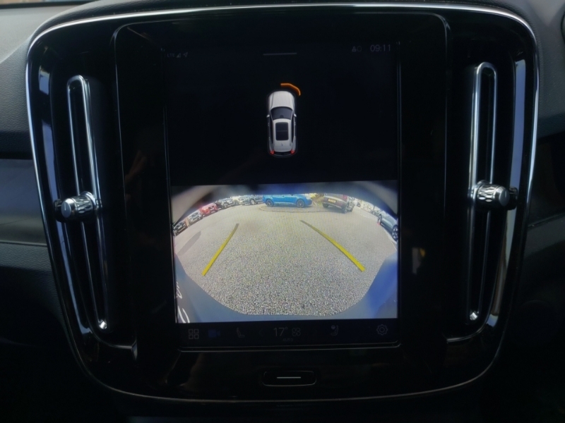 Volvo EX40 Single Extended Range Ultra Black Edition Sunroof #9