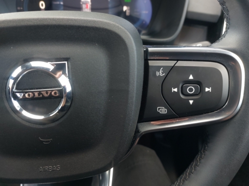 Volvo EX40 Single Extended Range Ultra Black Edition Sunroof #13