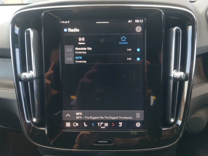 Volvo EX40 Single Extended Range Ultra Black Edition Sunroof #11