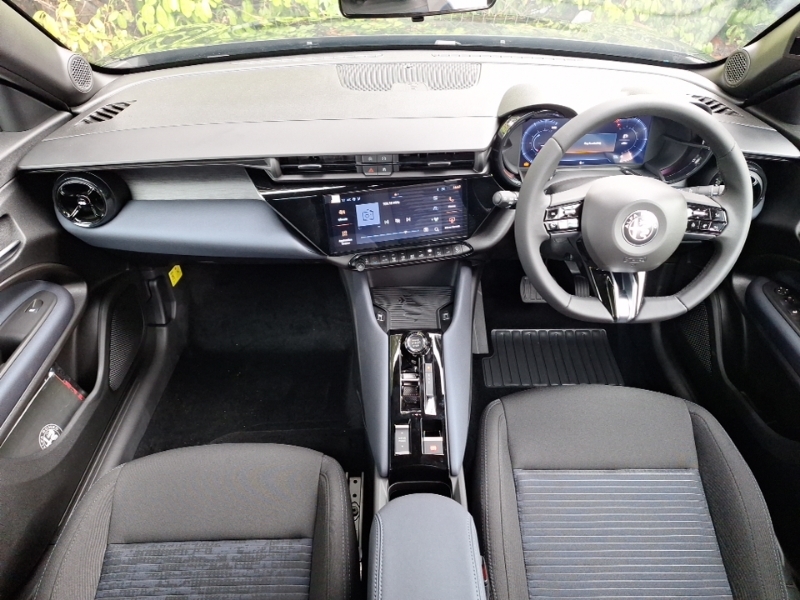 Alfa Romeo Junior 1.2 Turbo 145 Ibrida Black #3