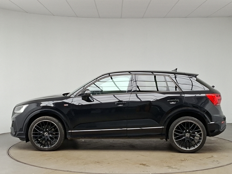 Audi Q2 Audi Estate 30 Tfsi Black Edition Black #4