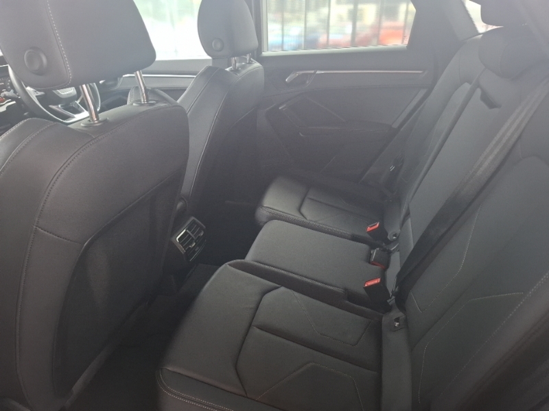 Audi Q3 35 Tfsi Black Edition S Tronic Black #6