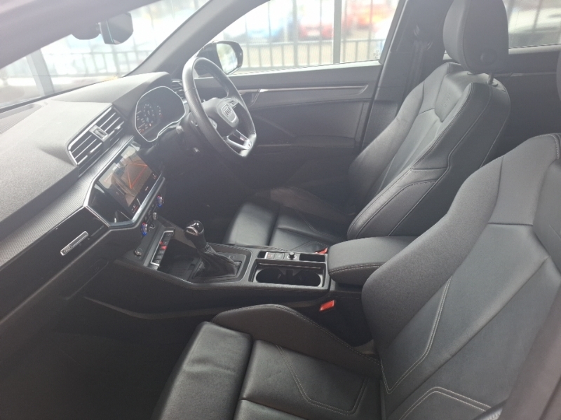 Audi Q3 35 Tfsi Black Edition S Tronic Black #5