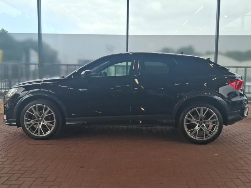 Audi Q3 35 Tfsi Black Edition S Tronic Black #4