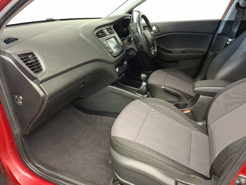 Hyundai I20 1.2 Mpi Premium Nav Red #5