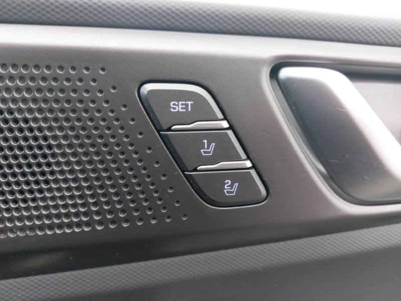 Hyundai Ioniq Hatchback Silver #16