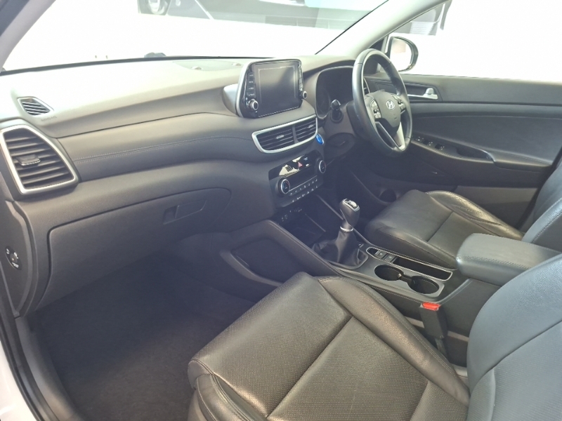 Hyundai Tucson 1.6 Gdi Premium 2Wd White #5