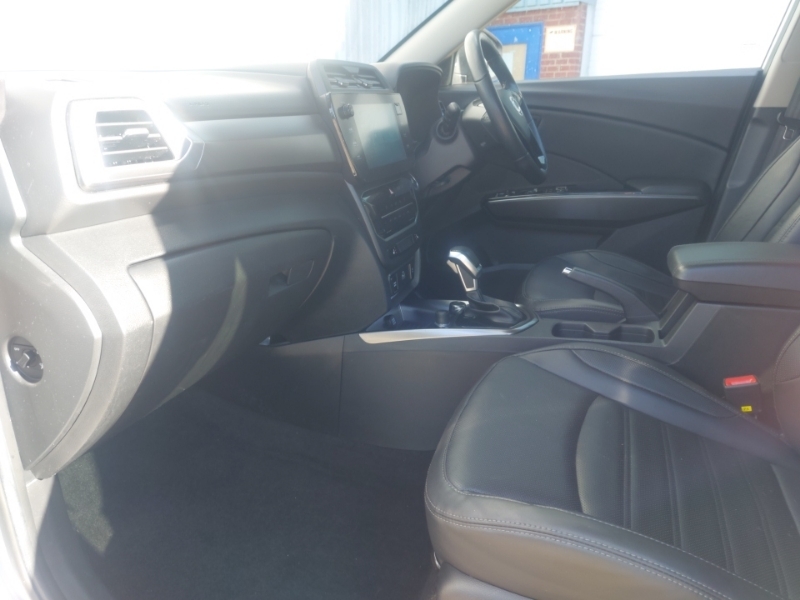 SsangYong Tivoli 1.5 K40 Silver #5