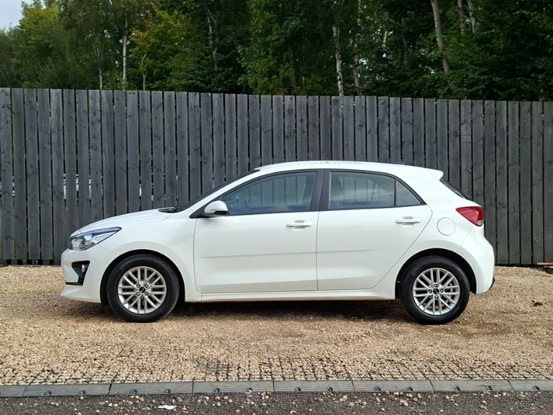 Kia RIO 1.0 T Gdi 2 White #4