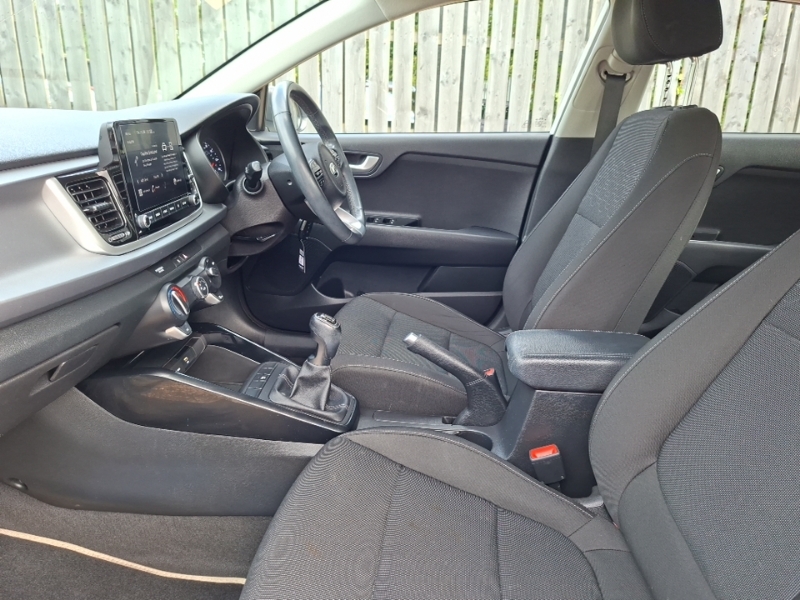 Kia RIO 1.0 T Gdi 2 White #5
