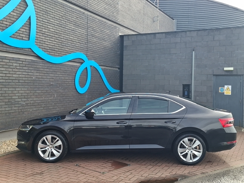 Skoda Superb 1.5 Tsi Se L Dsg Black #4