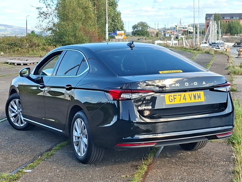 Skoda Superb 1.5 Tsi E-tec Se Technology Dsg Black #2