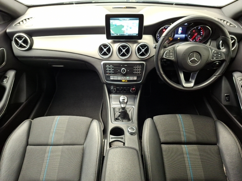 Mercedes-Benz CLA Class Cla 180 Sport Black #3