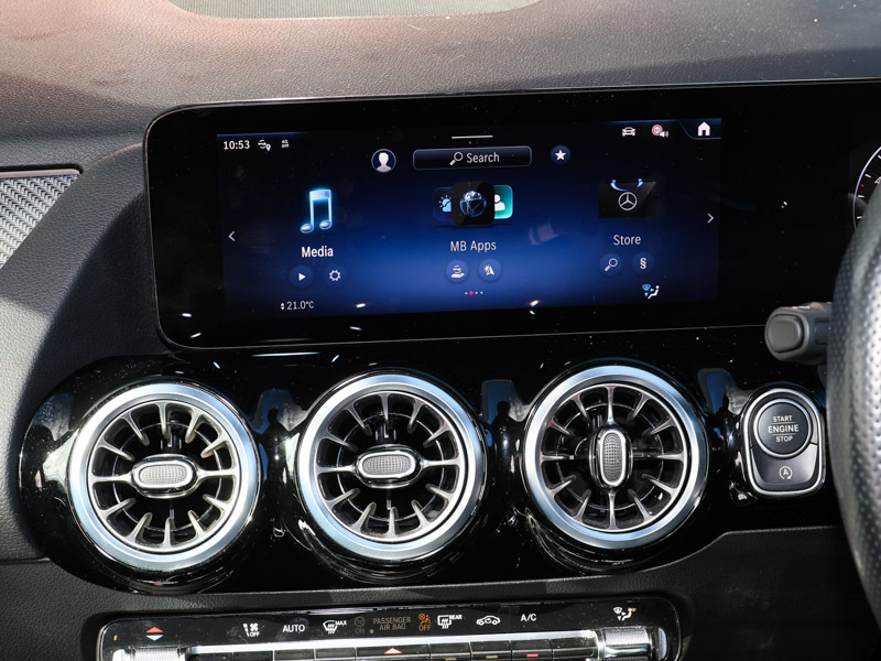 Mercedes-Benz GLA Class Gla 180 Sport Edition Black #17