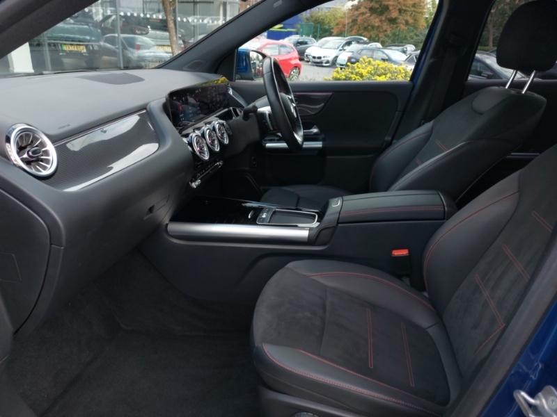Mercedes-Benz GLA Class Gla 200 Amg Line Executive Blue #5