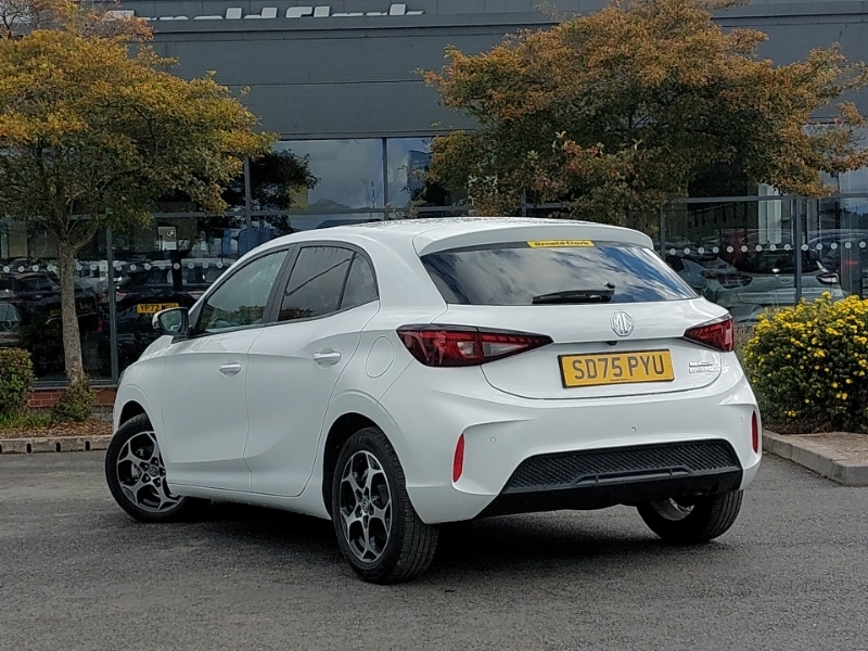 MG MG3 1.5 Hybrid Trophy White #2