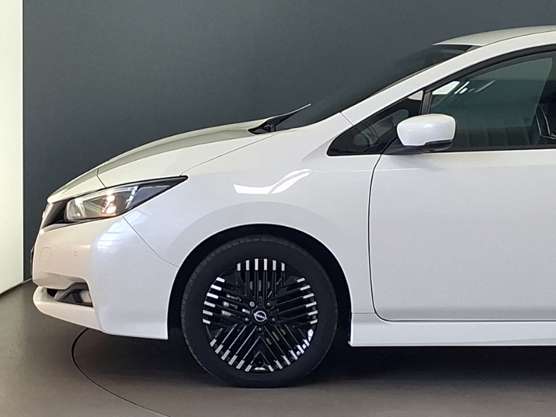 Nissan Leaf 39Kwh N Connecta Hatchback 150 Black #19