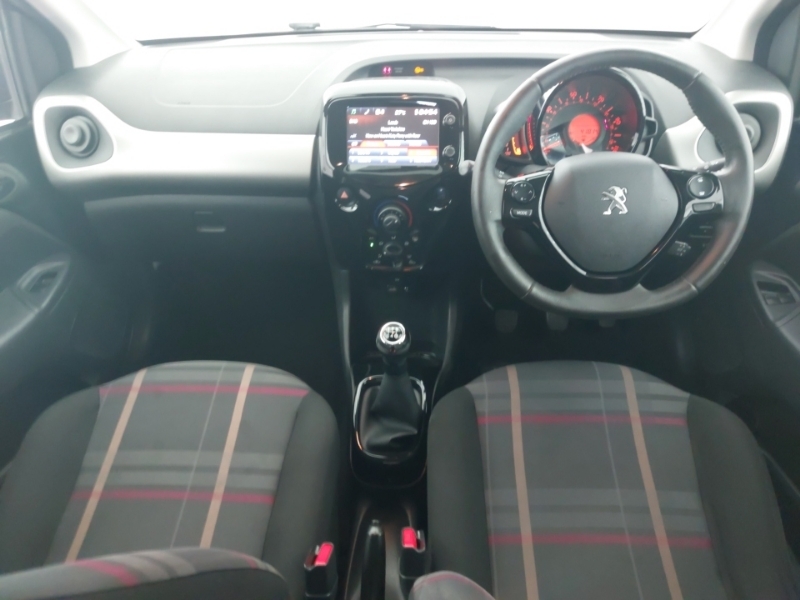 Peugeot 108 1.2 Vti Allure Black #3
