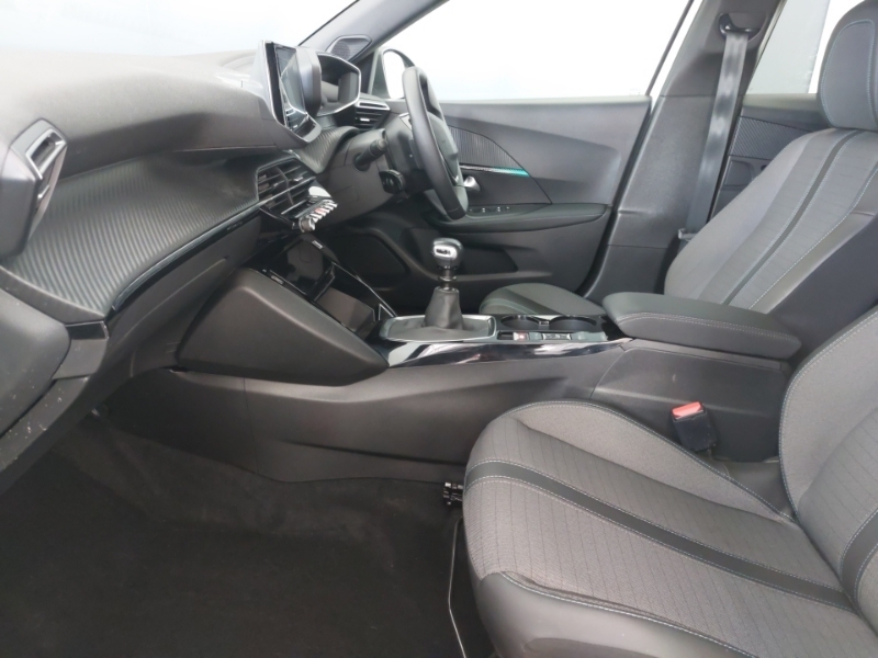 Peugeot 2008 1.2 Puretech 130 Allure Premium White #5