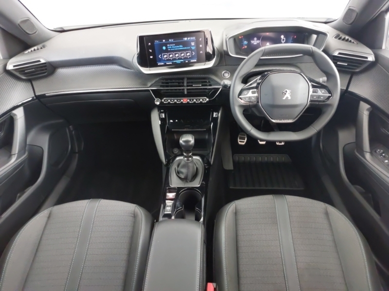 Peugeot 2008 1.2 Puretech 130 Allure Premium White #3