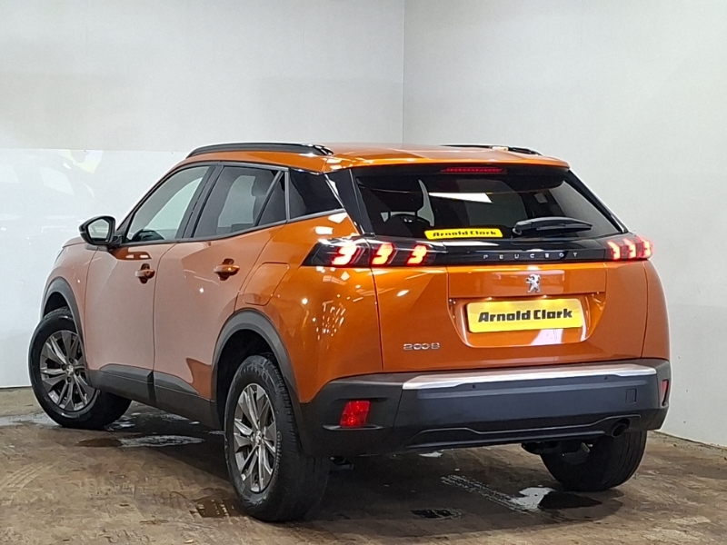 Peugeot 2008 1.2 Puretech Active Premium Orange #2