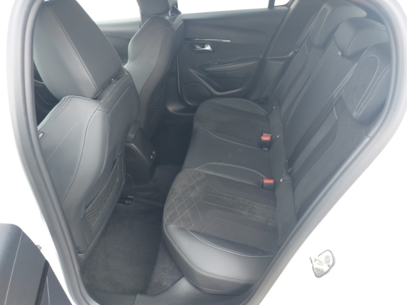 Peugeot e-208 100Kw Gt Premium 50Kwh White #6