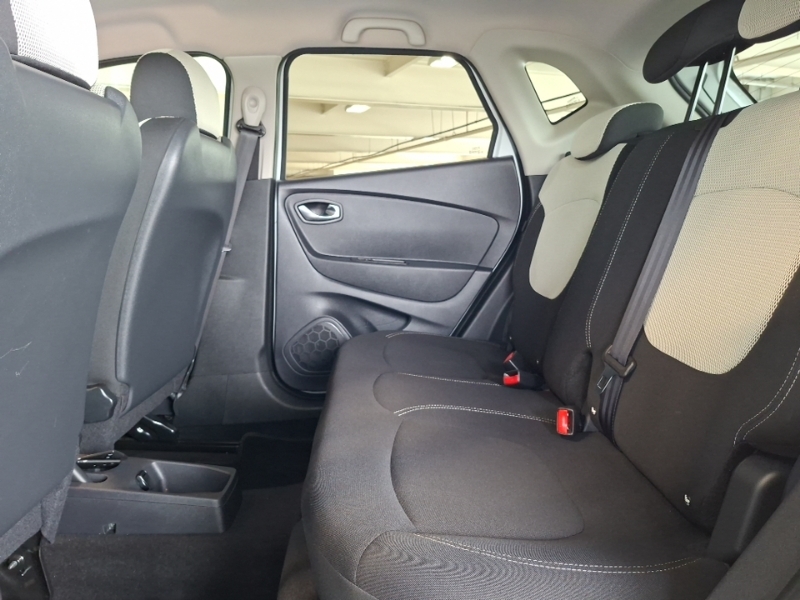 Renault Captur 1.3 Tce 130 Iconic White #6