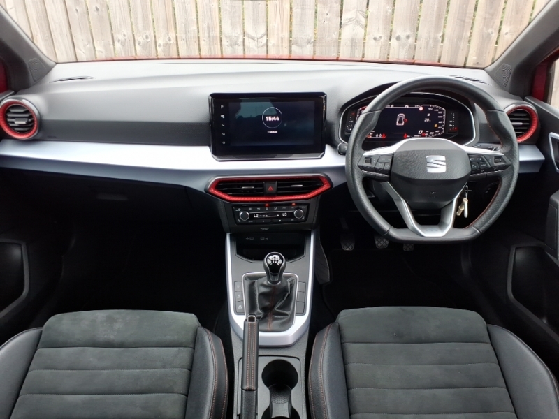 Seat Arona 1.0 Tsi 115 Fr Sport Red #3