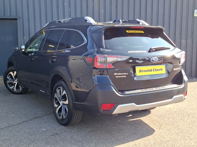Subaru Outback 2.5I Touring Lineartronic Black #2