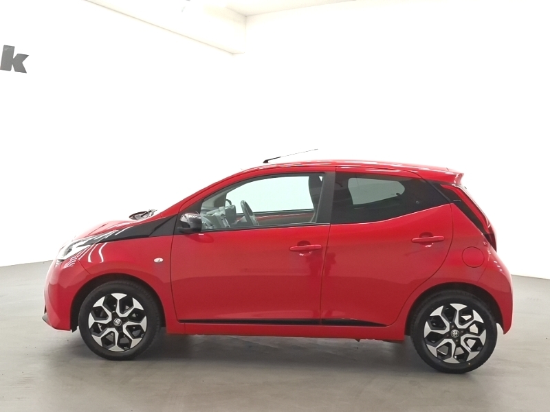 Toyota Aygo 1.0 Vvt-i X-trend Red #4