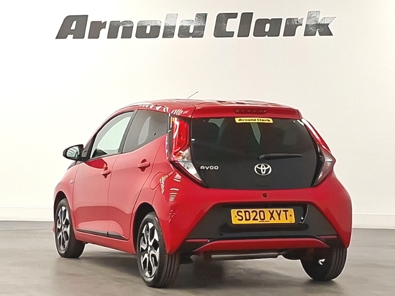 Toyota Aygo 1.0 Vvt-i X-trend Red #2