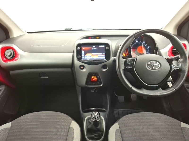Toyota Aygo 1.0 Vvt-i X-trend Red #3