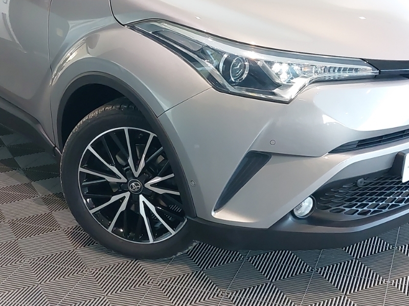 Toyota C-Hr White #20