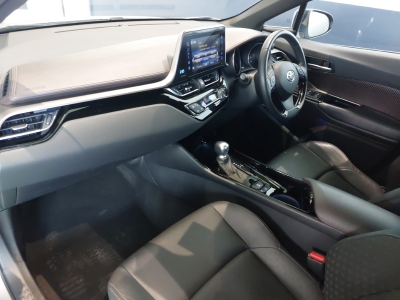 Toyota C-Hr White #5