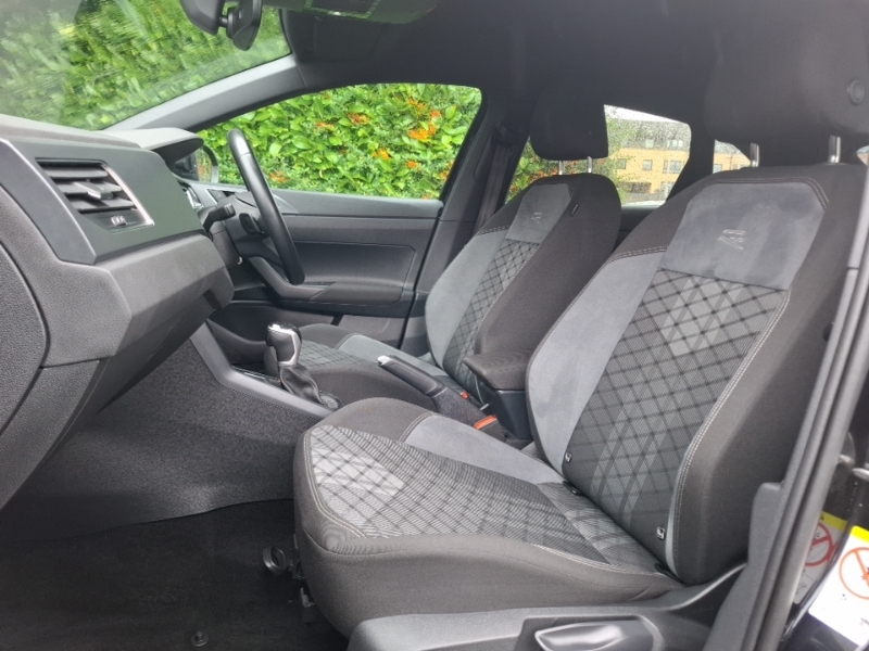 Volkswagen Taigo 1.0 Tsi 110 R-line Dsg Black #5