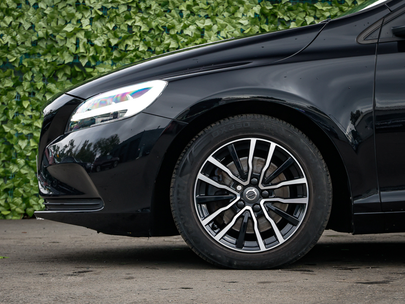 Volvo V40 2.0 D2 Momentum Edition 118 Bhp Black #19