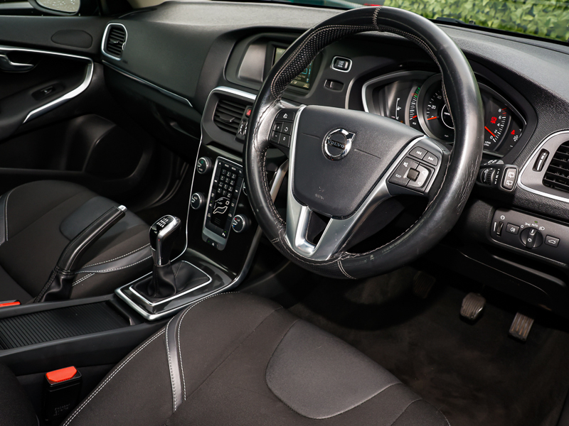 Volvo V40 2.0 D2 Momentum Edition 118 Bhp Black #12