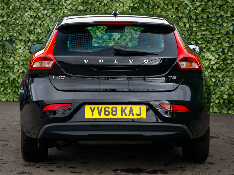 Volvo V40 2.0 D2 Momentum Edition 118 Bhp Black #8