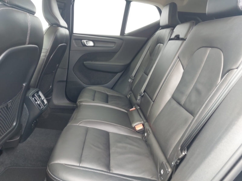 Volvo XC40 2.0 B4p Inscription Awd Black #6